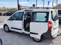 Usado Ford Transit Ambiente 75 CV (55 kW) 2018 Blanco Familiar