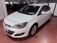 Usado Opel Astra Excellence 130 CV (95 kW) 2013 Blanco Berlina