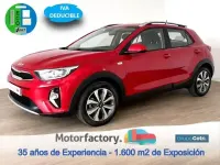 Usado Kia Stonic 101 CV (74 kW) 2021 Burdeos SUV