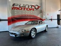 Usado Jaguar XK8 290 CV (213 kW) 1999 Gris / plata Coupe