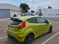 Usado Ford Fiesta Sport 90 CV (66 kW) 2010 Verde Utilitario