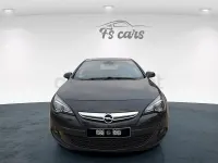 Usado Opel Astra GTC Sportive 136 CV (100 kW) 2015 Negro Berlina