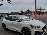 Usado Ford Focus ST-Line 125 CV (91 kW) 2021 Blanco Berlina