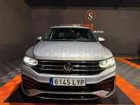 Usado VW Tiguan R-line 200 CV (147 kW) 2022 Gris / plata SUV