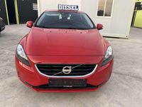 Usado Volvo V40 Kinetic 120 CV (88 kW) 2015 Rojo Familiar