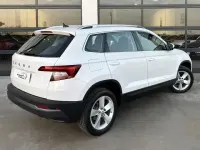 Usado Skoda Karoq Ambition 150 CV (110 kW) 2023 Blanco SUV