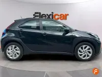 Begagnad Toyota Aygo Play 72 HK (52 kW) 2022 Svart