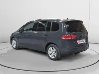 Usado VW Touran Advance 150 CV (110 kW) 2023 Gris / plata Monovolumen