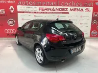 Usado Opel Astra Selective 140 CV (102 kW) 2012 Negro Berlina