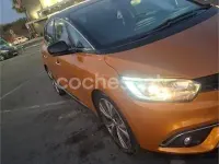 Usado Renault Scénic Edition One 110 CV (80 kW) 2017 Naranja Monovolumen
