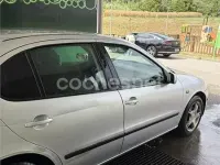 Usado Seat Leon Stella 90 CV (66 kW) 2001 Gris / plata Utilitario