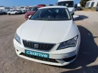 Używany Seat Leon Style 131 KM (96 kW) 2019 Biały Sedan/Limuzyna