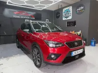 Usado Seat Arona Ecomotive 95 CV (69 kW) 2018 Rojo SUV