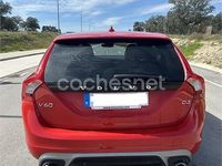Usado Volvo V60 R-Design Momentum 150 CV (110 kW) 2018 Rojo Familiar