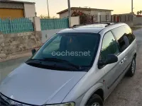 Usado Chrysler Voyager 147 CV (108 kW) 2007 Gris / plata Monovolumen