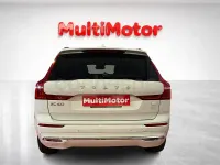 Usado Volvo XC60 Plus 350 CV (257 kW) 2022 Blanco SUV