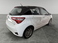 Usado Toyota Yaris Hybrid Active 100 CV (73 kW) 2020 Blanco Berlina
