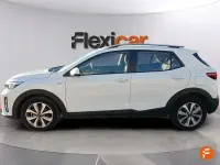 Usado Kia Stonic 84 CV (61 kW) 2023 Blanco SUV