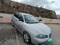 Usado Seat Cordoba Reference 100 CV (73 kW) 2005 Gris / plata Berlina