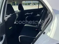 Usado Toyota Auris Active 126 CV (92 kW) 2012 Blanco Berlina