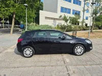 Usado Opel Astra Enjoy 115 CV (84 kW) 2010 Negro Berlina
