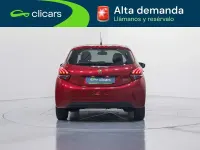 Usado Peugeot 208 Signature Sky 83 CV (61 kW) 2019 Rojo Utilitario