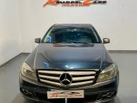 Usado Mercedes C200 Avantgarde 136 CV (100 kW) 2010 Gris / plata Berlina