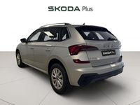 Usado Skoda Kamiq Selection 115 CV (84 kW) 2025 Gris plata SUV