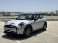 Usado Mini Cooper SE 135 kW (184 CV) 2022 Gris Utilitario
