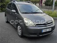 Usado Toyota Corolla Verso Sol 90 CV (66 kW) 2004 Gris / plata Monovolumen