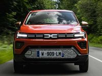 Usado Dacia Spring Comfort Plus 33 kW (45 CV) 2023 Gris Utilitario