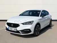 Usado Seat Leon FR 130 CV (95 kW) 2021 Blanco Berlina