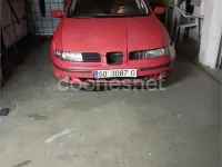 Usado Seat Leon Sport 180 CV (132 kW) 2000 Rojo Utilitario
