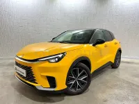 Usado Lexus LBX 136 CV (100 kW) 2025 Amarillo SUV