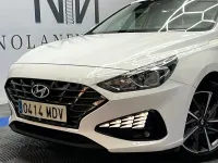 Usado Hyundai i30 110 CV (80 kW) 2023 Blanco Berlina