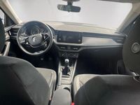 Usado Skoda Kamiq Active 95 CV (69 kW) 2022 Azul SUV