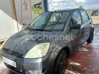 Usado Ford Fiesta 90 CV (66 kW) 2006 Azul Utilitario