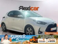 Usado Toyota Yaris Hybrid Active 116 CV (85 kW) 2025 Blanco Berlina