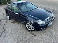 Usado Mercedes C220 143 CV (105 kW) 2004 Azul Berlina