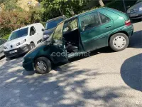 Usado Citroën Saxo 58 CV (42 kW) 1999 Verde Utilitario