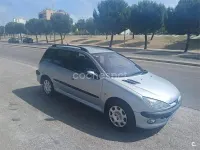 Usado Peugeot 206 90 CV (66 kW) 2004 Azul Familiar