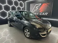 Usado Renault Scénic III 105 CV (77 kW) 2010 Negro Monovolumen