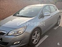 Usado Opel Astra Enjoy 95 CV (69 kW) 2011 Gris / plata Berlina