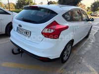 Usado Ford Focus 115 CV (84 kW) 2014 Blanco Berlina