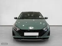 Usado Hyundai i20 100 CV (73 kW) 2025 Verde Utilitario