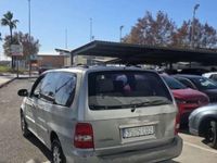 Usado Kia Carnival LX 144 CV (105 kW) 2003 Gris Monovolumen