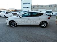 Usado Seat Leon Style 115 CV (84 kW) 2022 Blanco Berlina