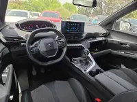 Usado Peugeot 3008 Allure 131 CV (96 kW) 2024 Gris SUV