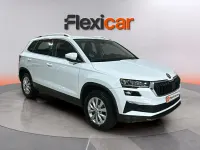 Usado Skoda Karoq Ambition 150 CV (110 kW) 2022 Blanco SUV