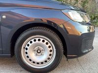 Usado VW Caddy Beach 102 CV (75 kW) 2021 Azul Monovolumen